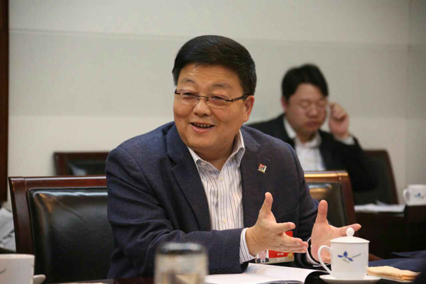 肖伟接受《人民日报》采访：进一步改进药品集中采购管理机制
